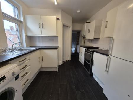 2 bedroom Flat to let in Biddlestone Road, Heaton, Newcastle upon Tyne, NE6
