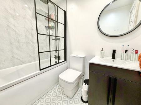 3 bedroom Flat for sale in Addycombe Terrace, Heaton, Newcastle upon Tyne, NE6