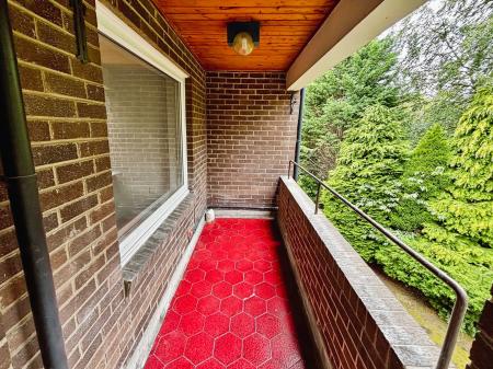 2 bedroom Flat for sale in Norwood Court Thornhill Road, Benton, Newcastle upon Tyne, NE12