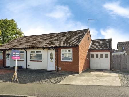 2 bedroom Semi-detached bungalow for sale in Fairfield, Longbenton, Newcastle upon Tyne, NE12