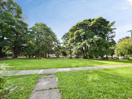 2 bedroom Flat for sale in Hoylake Avenue, Benton, Newcastle upon Tyne, NE7