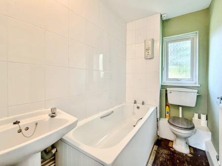 2 bedroom Flat for sale in Hoylake Avenue, Benton, Newcastle upon Tyne, NE7