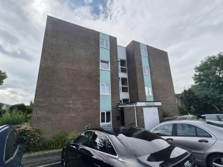 2 bedroom Flat to let in Wallington Court, Killingworth, NE12