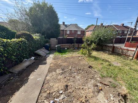 3 bedroom Semi-detached house to let in Lavers Road, Birtley, DH3