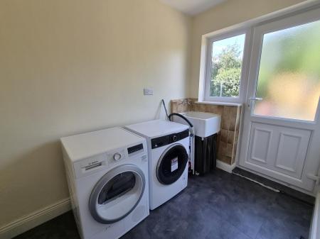3 bedroom Detached bungalow to let in Station Road, Forest Hall, Newcastle upon Tyne, NE12