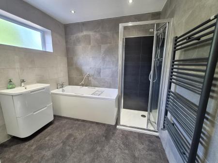 3 bedroom Detached bungalow to let in Station Road, Forest Hall, Newcastle upon Tyne, NE12