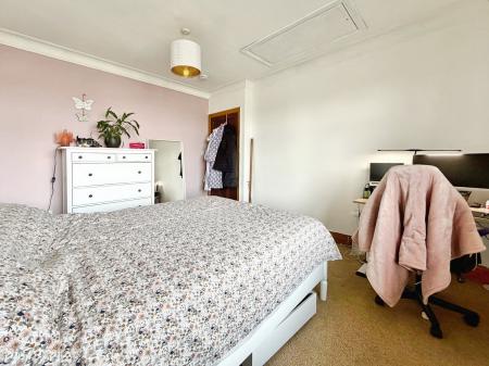 2 bedroom Flat for sale in Benton Park Road, Newcastle upon Tyne, NE7