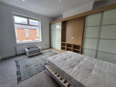 2 bedroom Flat to let in Cantebury Street, South Shields, NE33