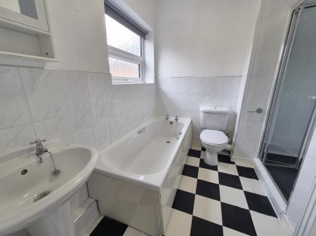 2 bedroom Flat to let in Crofton Street, South Shields, NE34
