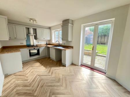 3 bedroom Semi-detached house to let in Housesteads Gardens, Longbenton, NE12