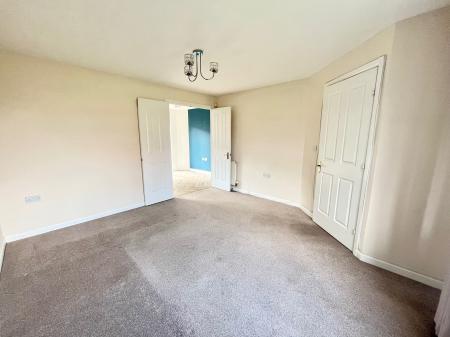 3 bedroom Semi-detached house to let in Housesteads Gardens, Longbenton, NE12