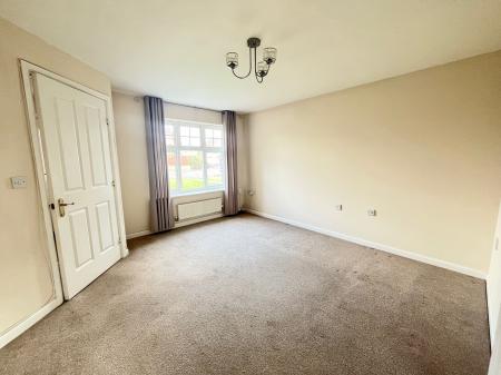 3 bedroom Semi-detached house to let in Housesteads Gardens, Longbenton, NE12