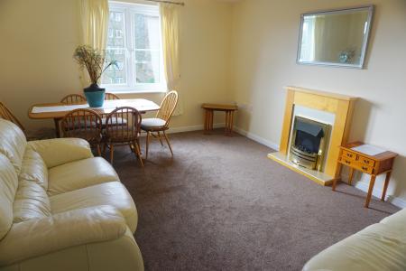 2 bedroom Flat to let in Regency Apartments, Killingworth, NE12