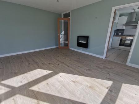 2 bedroom Flat to let in Hunters Court, Gosforth, Newcastle upon Tyne, NE3