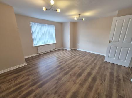 2 bedroom Flat to let in Cosgrove Court, Longbenton, NE7