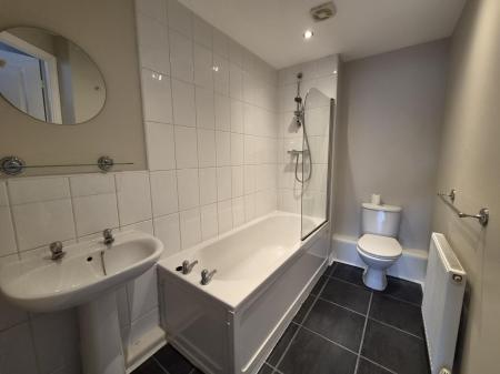 2 bedroom Flat to let in Cosgrove Court, Longbenton, NE7