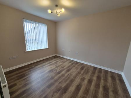 2 bedroom Flat to let in Cosgrove Court, Longbenton, NE7