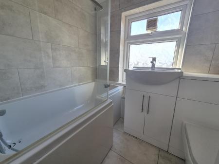 1 bedroom Flat to let in The Avenue, Sunderland, SR2