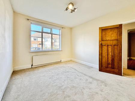 2 bedroom Ground floor flat for sale in Birchwood Avenue, High Heaton, Newcastle upon Tyne, NE7
