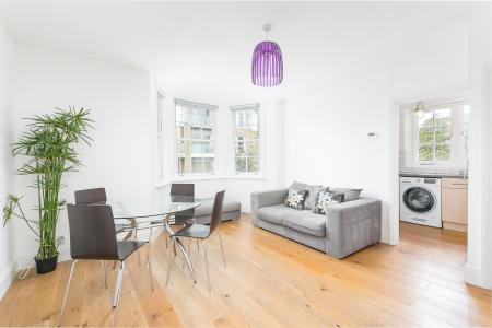 1 bedroom Flat for sale in Oakhurst Grove, East Dulwich, London, SE22