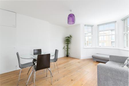 1 bedroom Flat for sale in Oakhurst Grove, East Dulwich, London, SE22
