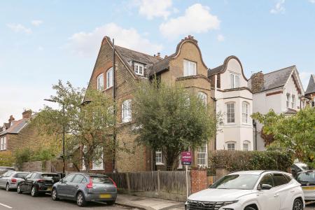 1 bedroom Flat for sale in Oakhurst Grove, East Dulwich, London, SE22