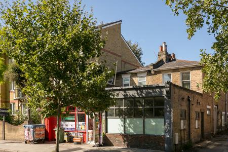 2 bedroom Flat for sale in Peckham Rye, Peckham, London, SE15