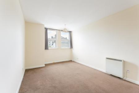 2 bedroom Flat for sale in Sandhurst Road, London, SE6