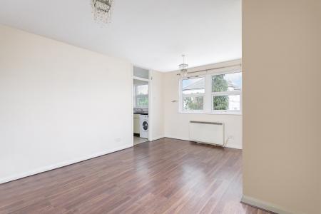 2 bedroom Flat for sale in Sandhurst Road, London, SE6