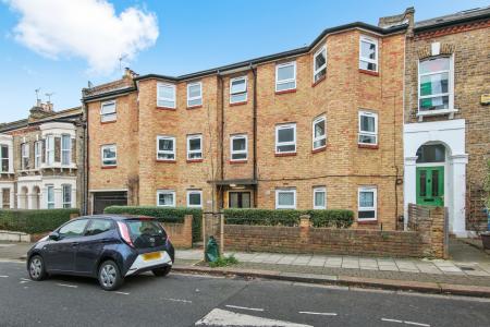 1 bedroom Flat for sale in Shenley Road, Camberwell, London, SE5
