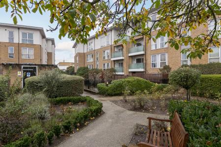 2 bedroom Flat for sale in East Dulwich road, East Dulwich, London, SE22