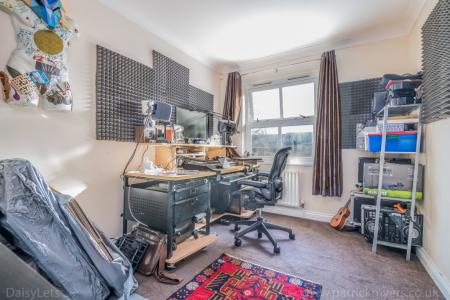 2 bedroom Flat to let in Enversham Court, Pearfield Road, Forest Hill, London, SE23