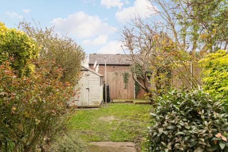 2 bedroom Terraced House to let in Woodcote Place, West Norwood, London, SE27