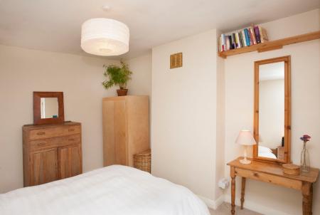 2 bedroom Terraced House to let in Woodcote Place, West Norwood, London, SE27