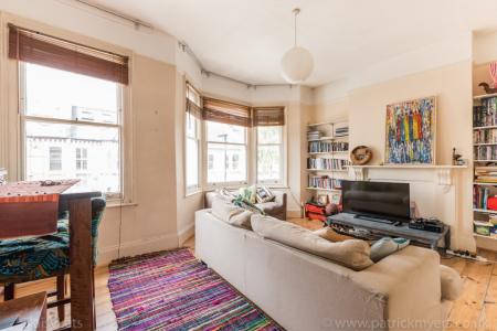 2 bedroom Flat to let in Helix Road, Brixton, London, SW2