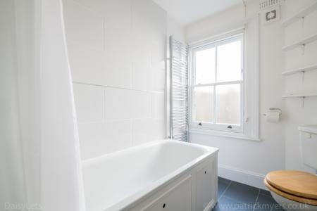 2 bedroom Flat for sale in Goodrich Road, East Dulwich, London, SE22