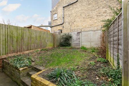 2 bedroom Flat for sale in Goodrich Road, East Dulwich, London, SE22