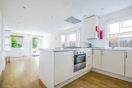 2 bedroom Flat for sale in Goodrich Road, East Dulwich, London, SE22