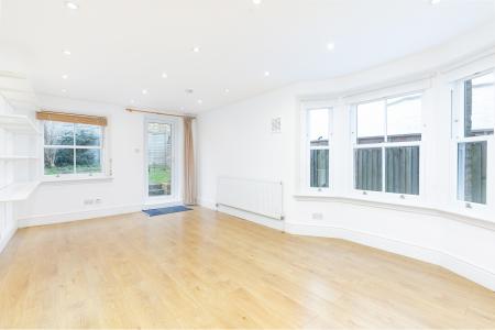 2 bedroom Flat for sale in Goodrich Road, East Dulwich, London, SE22