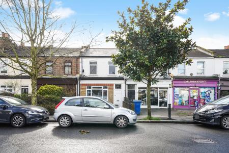 2 bedroom Flat to let in Underhill Road, East Dulwich, London, SE22