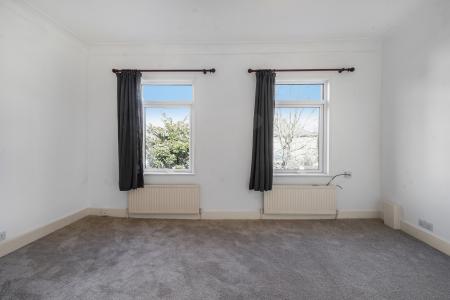 2 bedroom Flat to let in Underhill Road, East Dulwich, London, SE22