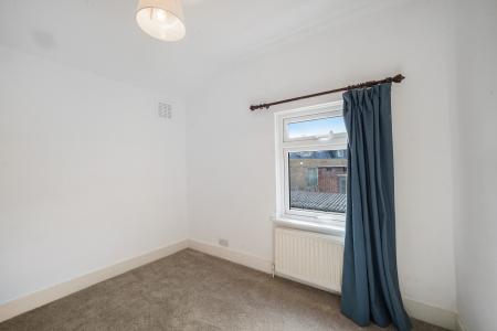 2 bedroom Flat to let in Underhill Road, East Dulwich, London, SE22
