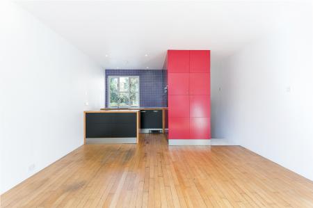 2 bedroom Flat for sale in Peckham Rye, Peckham, London, SE15