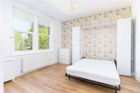 1 bedroom Flat to let in Mount Adon Park, East Dulwich, London, SE22