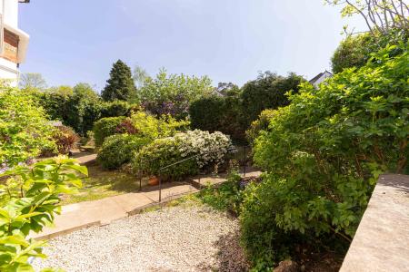 1 bedroom Flat to let in Mount Adon Park, East Dulwich, London, SE22