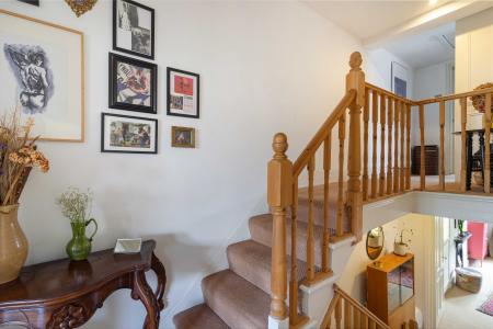 2 bedroom Flat to let in Gowlett Road, East Dulwich, London, SE15