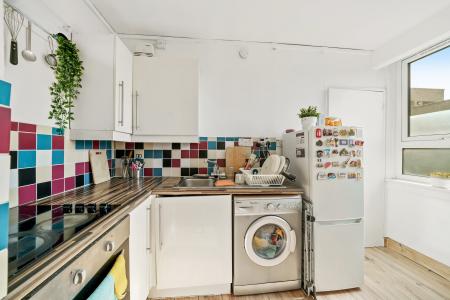 1 bedroom Studio flat to let in Meeting House Lane, Peckham, London, SE15