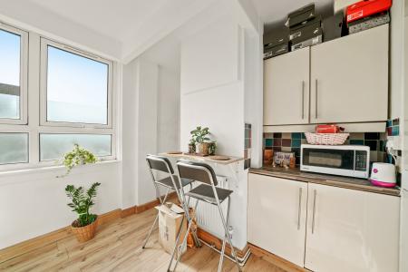 1 bedroom Studio flat to let in Meeting House Lane, Peckham, London, SE15