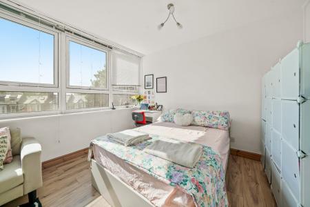 1 bedroom Studio flat to let in Meeting House Lane, Peckham, London, SE15