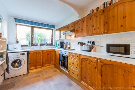 1 bedroom Flat to let in The Gardens, East Dulwich, London, SE22
